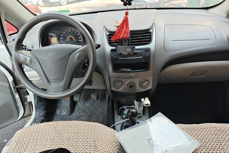 Used Chevrolet Sail 2013 Sedan 1.2L Manual Fashion Edition Center Console