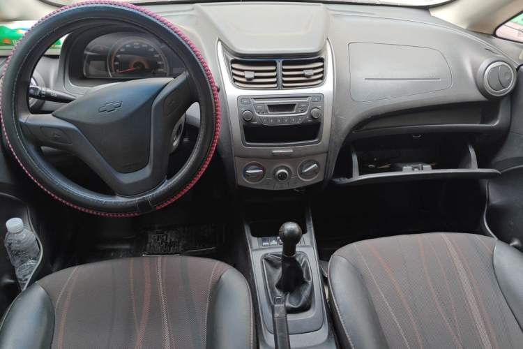 Used Chevrolet Sail 2013 Sedan 1.2L Manual Fashion Edition Center Console