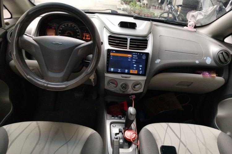 Used Chevrolet Sail 2013 Sedan 1.4L AMT Enjoy Edition Center Console