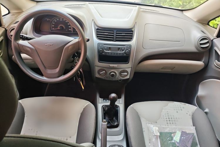 Used Chevrolet Sail 2013 Sedan 1.4L Manual Ideal Edition Center Console