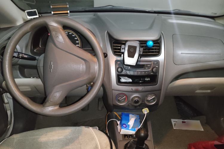 Used Chevrolet Sail 2013 Sedan 1.4L Manual Ideal Happiness Edition Center Console