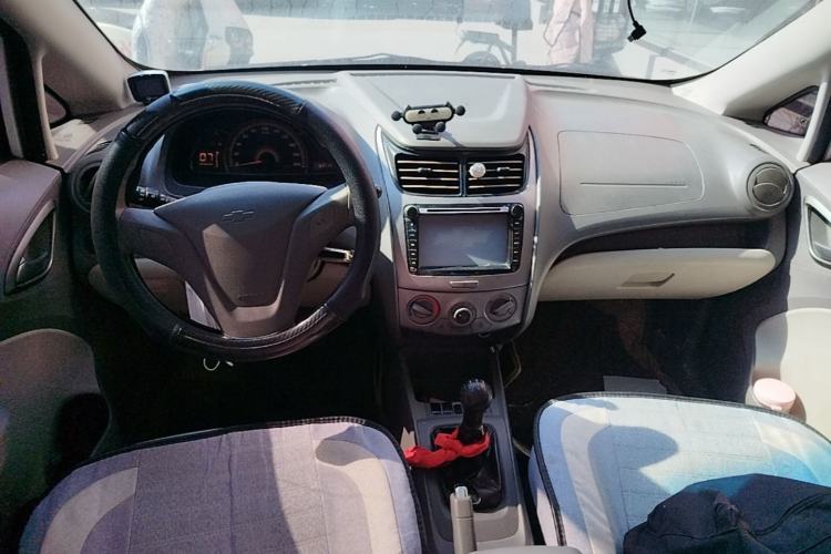 Used Chevrolet Sail 2013 Sedan 1.4L Manual Happiness Edition II Center Console