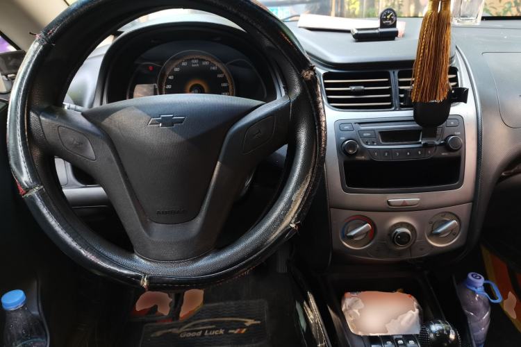 Used Chevrolet Sail 2013 Sedan 1.2L Manual Fashionable Happiness Edition Center Console