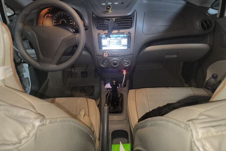 Used Chevrolet Sail 2013 Sedan 1.2L Manual Fashion Edition Center Console