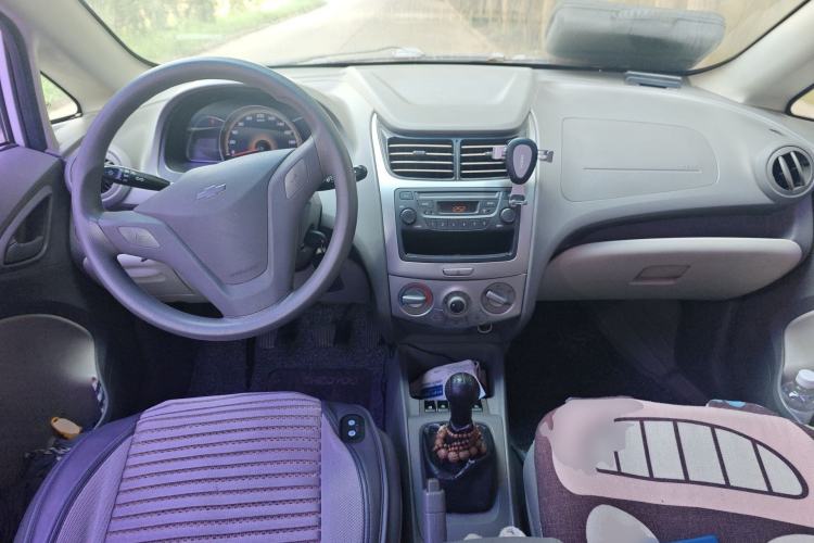Used Chevrolet Sail 2013 Sedan 1.4L Manual Ideal Happiness Edition Center Console