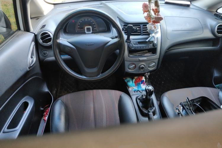 Used Chevrolet Sail 2013 Sedan 1.2L Manual Fashion Edition Center Console