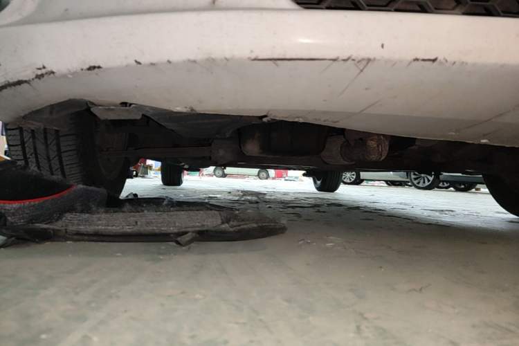 Used Chevrolet Sail 2013 Sedan 1.4L Manual Elegance Edition Chassis Front Right