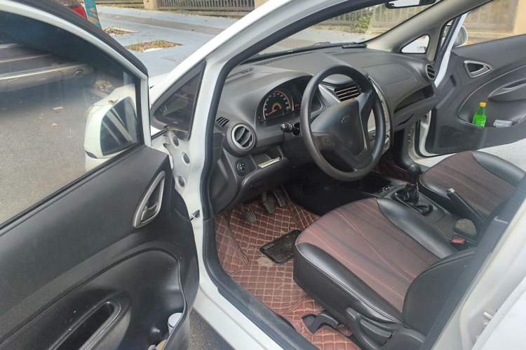 Used Chevrolet Sail 2013 Sedan 1.4L Manual - Youyi Happiness Edition Driver Seat