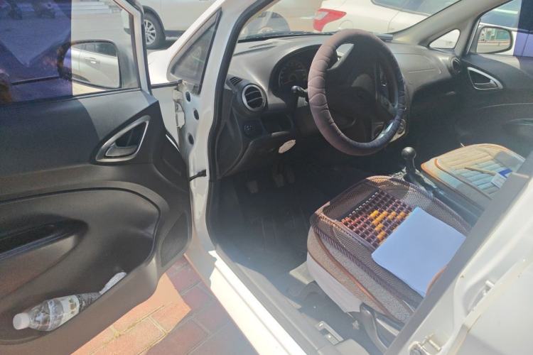 Used Chevrolet Sail 2013 Sedan 1.2L Manual Fashionable Happiness Edition Driver Seat