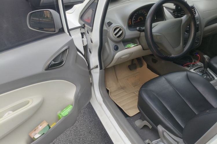 Used Chevrolet Sail 2013 Sedan 1.4L AMT Enjoy Edition Driver Seat