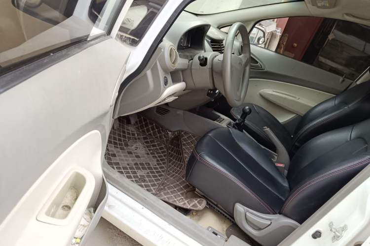 Used Chevrolet Sail 2013 Sedan 1.2L Manual Fashion Edition Driver Seat