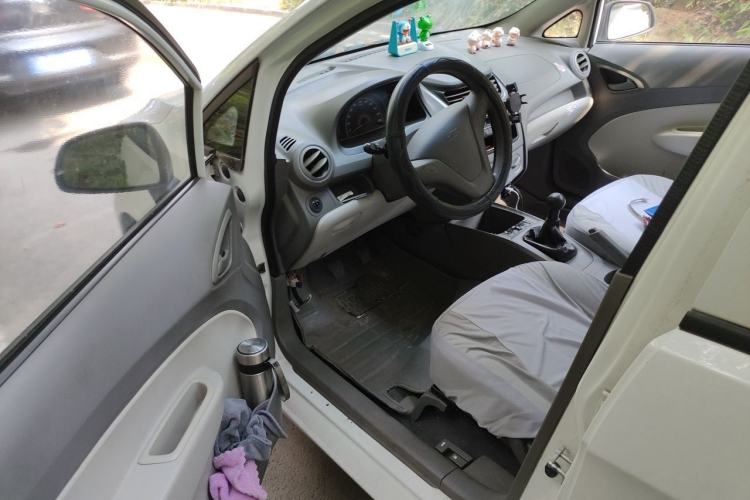 Used Chevrolet Sail 2013 Sedan 1.2L Manual Fashionable Happiness Edition Driver Seat