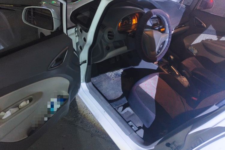 Used Chevrolet Sail 2013 Sedan 1.4L AMT Enjoy Edition Driver Seat