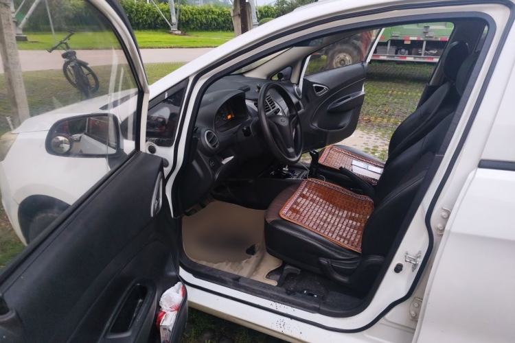 Used Chevrolet Sail 2013 Sedan 1.2L Manual Fashionable Happiness Edition Driver Seat