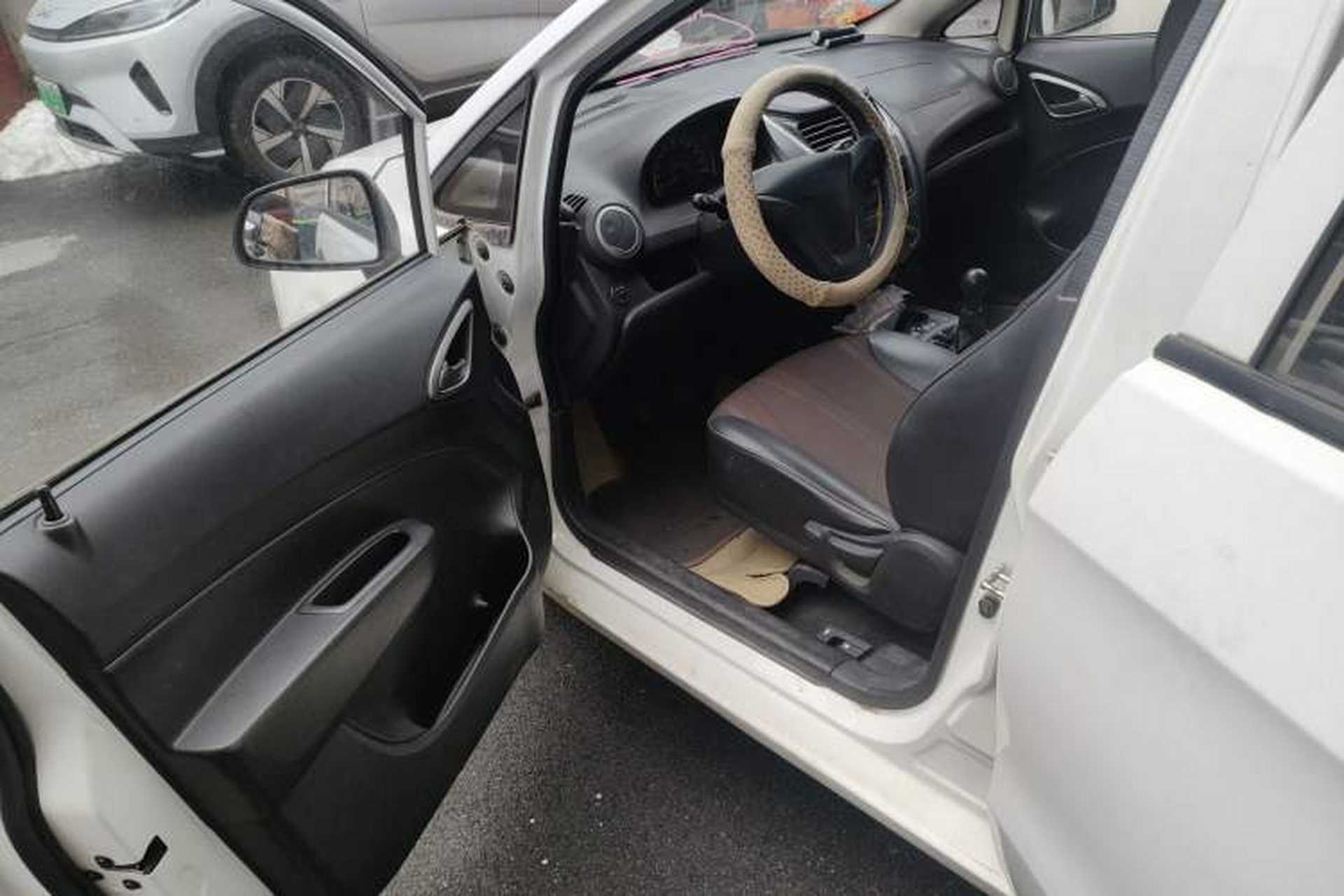 Used Chevrolet Sail 2013 Sedan 1.2L Manual Fashionable Happiness Edition Driver Seat