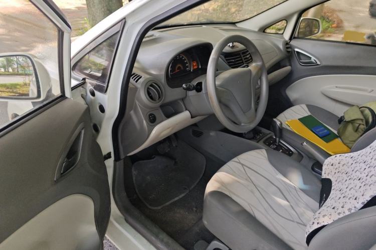 Used Chevrolet Sail 2013 Sedan 1.4L AMT Enjoy Edition Driver Seat