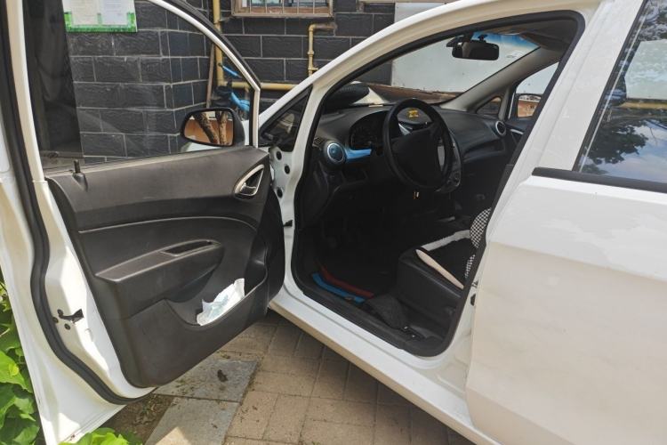 Used Chevrolet Sail 2013 Sedan 1.2L Manual Fashionable Happiness Edition Driver Seat