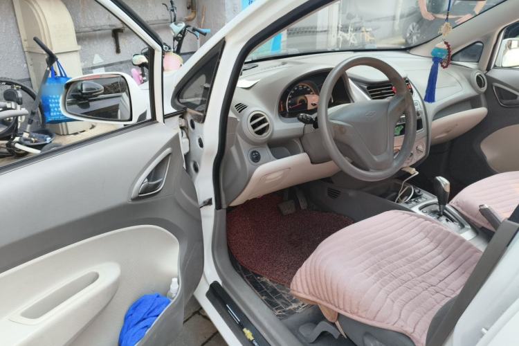 Used Chevrolet Sail 2013 Sedan 1.4L AMT Enjoy Edition Driver Seat