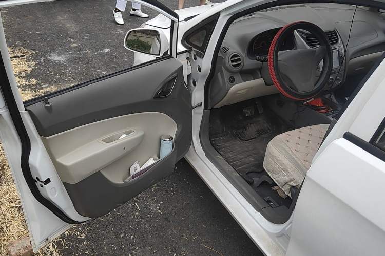 Used Chevrolet Sail 2013 Sedan 1.4L AMT Enjoy Edition Driver Seat