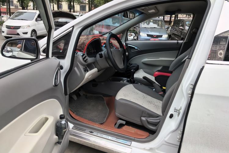 Used Chevrolet Sail 2013 Sedan 1.2L Manual Fashionable Happiness Edition Driver Seat