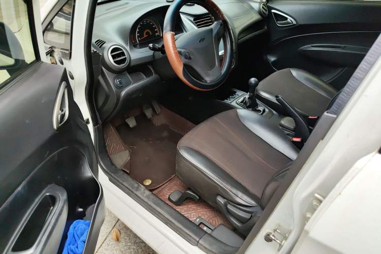 Used Chevrolet Sail 2013 Sedan 1.4L Manual Ideal Happiness Edition Driver Seat