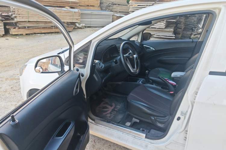 Used Chevrolet Sail 2013 Sedan 1.2L Manual Fashionable Happiness Edition Driver Seat