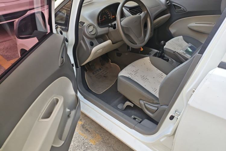Used Chevrolet Sail 2013 Sedan 1.4L Manual Ideal Edition Driver Seat