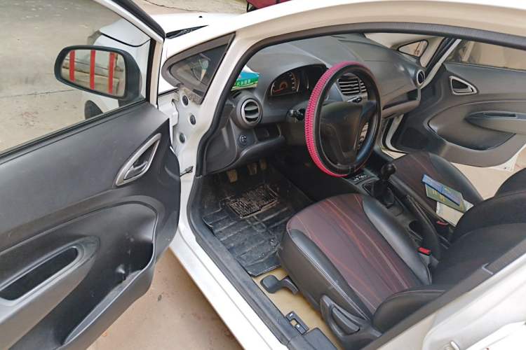 Used Chevrolet Sail 2013 Sedan 1.2L Manual Fashionable Happiness Edition Driver Seat