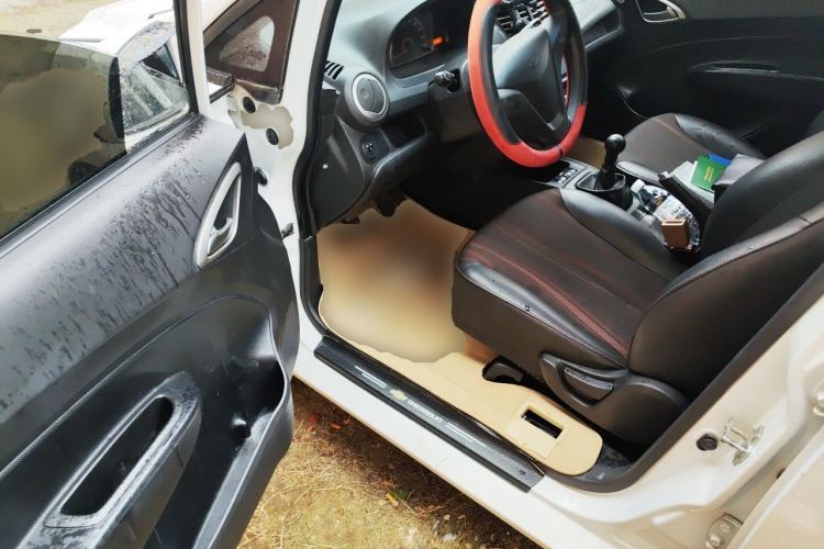 Used Chevrolet Sail 2013 Sedan 1.4L Manual Happiness Edition II Driver Seat