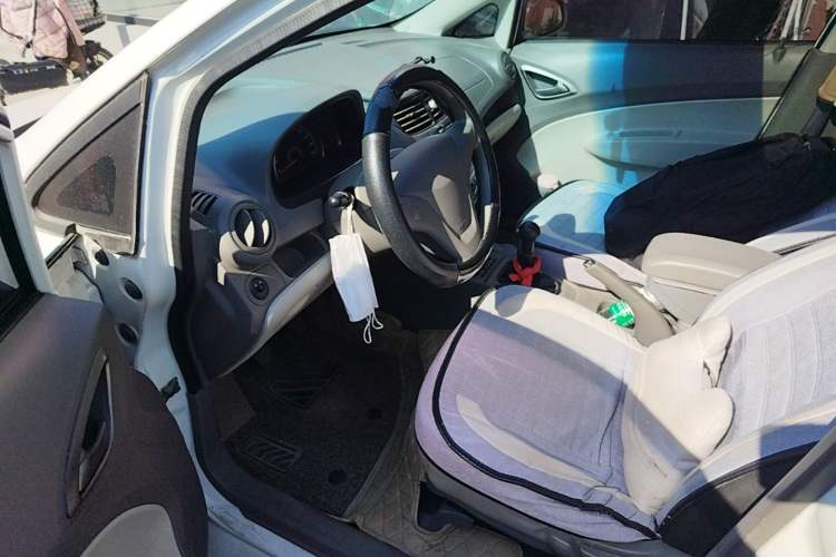 Used Chevrolet Sail 2013 Sedan 1.4L Manual Happiness Edition II Driver Seat