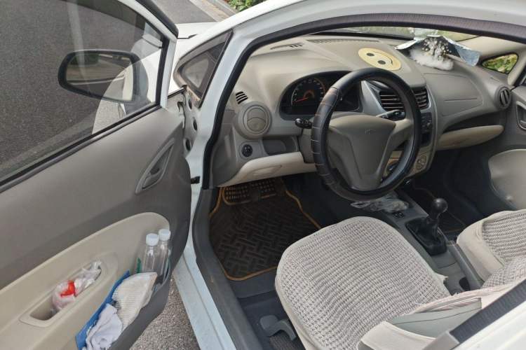 Used Chevrolet Sail 2013 Hatchback 1.2L Manual Warm Edition Driver Seat