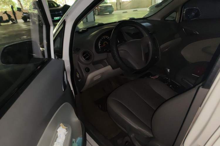 Used Chevrolet Sail 2013 Sedan 1.4L AMT Enjoy Edition Driver Seat