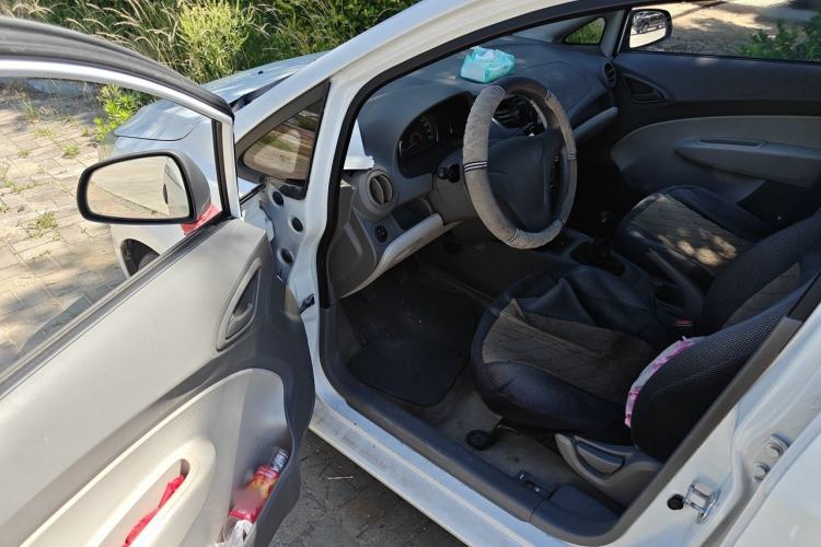 Used Chevrolet Sail 2013 Sedan 1.2L Manual Fashionable Happiness Edition Driver Seat