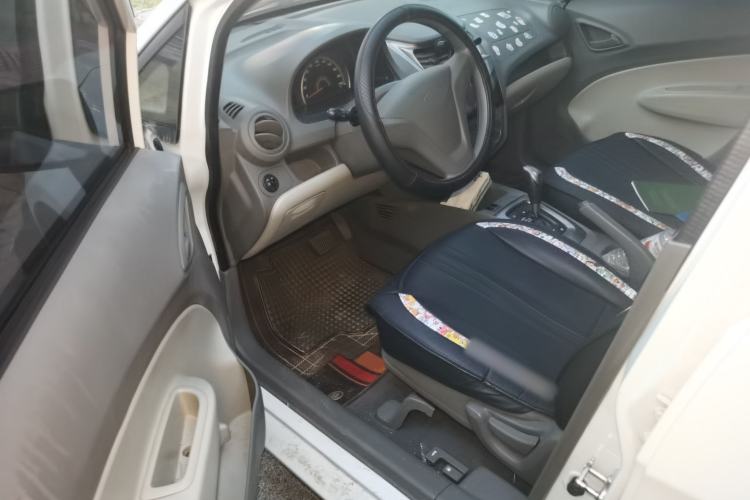 Used Chevrolet Sail 2013 Hatchback 1.2L AMT Ideal Edition Driver Seat
