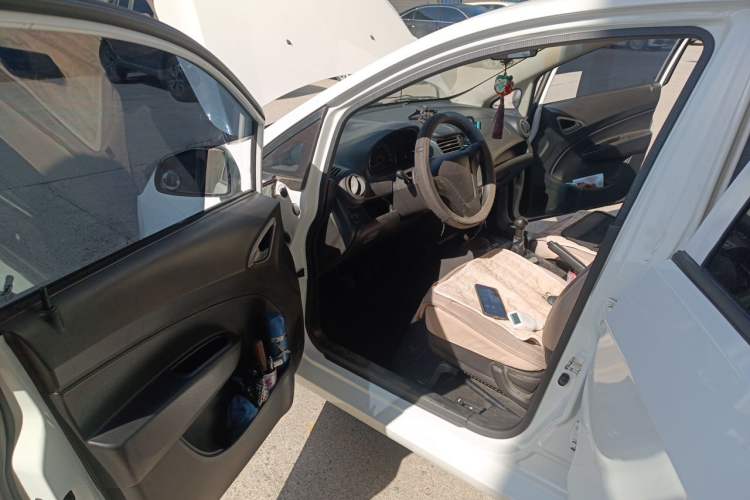 Used Chevrolet Sail 2013 Sedan 1.2L Manual Fashionable Happiness Edition Driver Seat