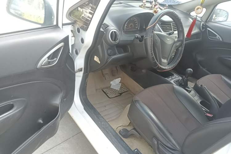 Used Chevrolet Sail 2013 Sedan 1.4L Manual Ideal Happiness Edition Driver Seat