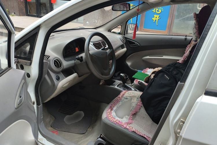 Used Chevrolet Sail 2013 Hatchback 1.2L AMT Ideal Edition Driver Seat