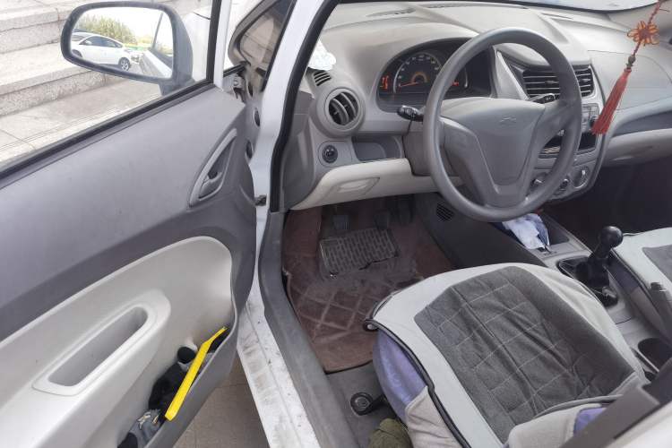 Used Chevrolet Sail 2013 Sedan 1.2L Manual Warm Edition Driver Seat