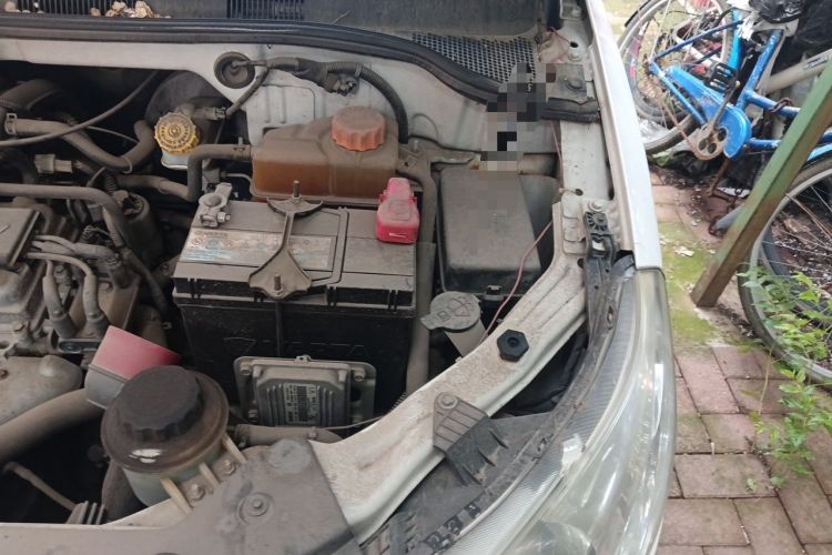 Used Chevrolet Sail 2013 Sedan 1.2L Manual Warm Edition Engine Bay Left