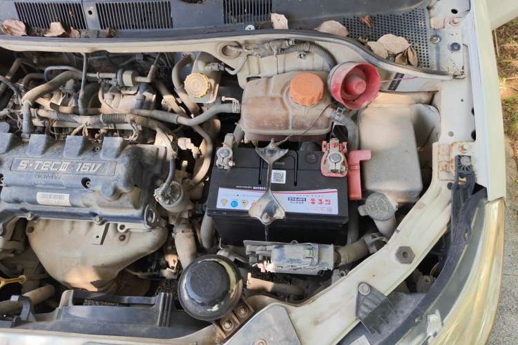 Used Chevrolet Sail 2013 Sedan 1.4L Manual - Youyi Happiness Edition Engine Bay Left