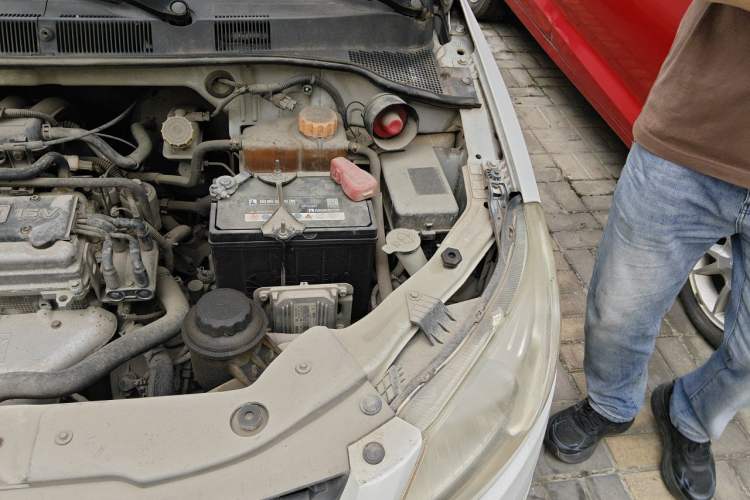 Used Chevrolet Sail  Engine Bay Left