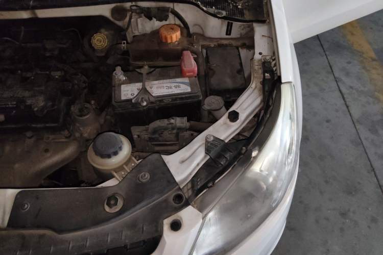 Used Chevrolet Sail 2013 Sedan 1.4L AMT Enjoy Edition Engine Bay Left