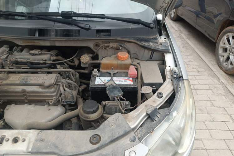 Used Chevrolet Sail 2013 Sedan 1.2L Manual Warm Edition Engine Bay Left