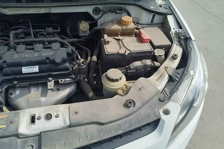 Used Chevrolet Sail 2013 Sedan 1.4L Manual - Youyi Happiness Edition Engine Bay Left