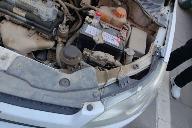 Used Chevrolet Sail 2013 Sedan 1.4L Manual - Youyi Happiness Edition Engine Bay Left