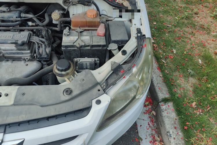 Used Chevrolet Sail 2013 Sedan 1.2L Manual Fashion Edition Engine Bay Left