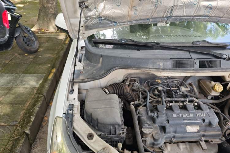 Used Chevrolet Sail 2013 Sedan 1.4L AMT Enjoy Edition Engine Bay Right