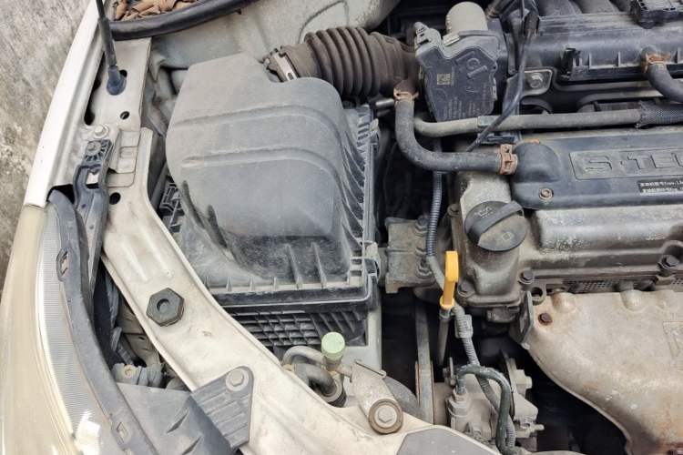 Used Chevrolet Sail 2013 Sedan 1.2L AMT Ideal Edition Engine Bay Right