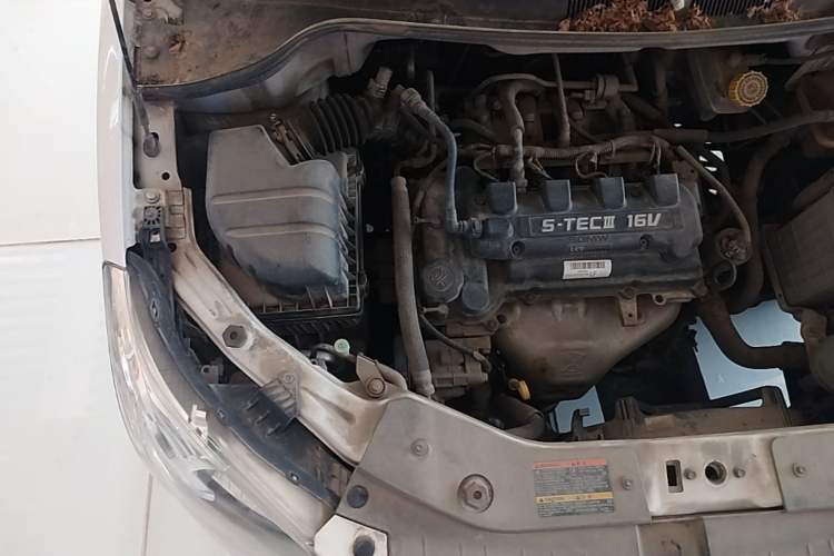 Used Chevrolet Sail 2013 Sedan 1.4L Manual Elegance Edition Engine Bay Right