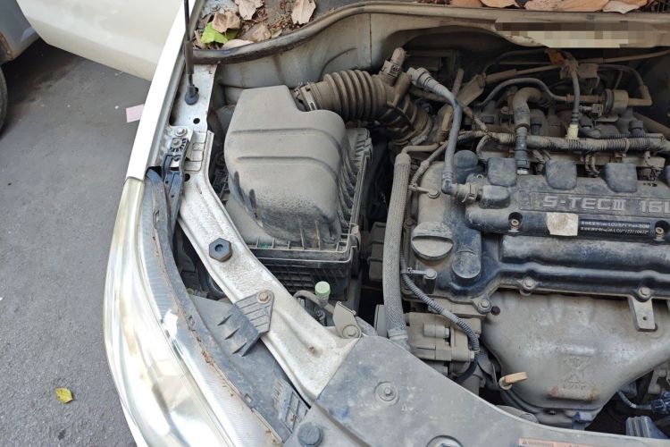 Used Chevrolet Sail 2013 Sedan 1.4L Manual Elegance Edition Engine Bay Right